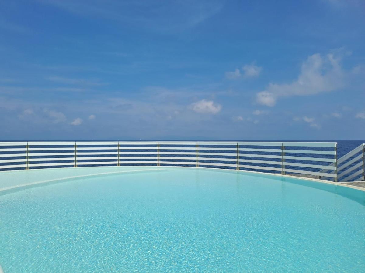 Capo D'Arco - Goelba Apartment Рио Марина Екстериор снимка