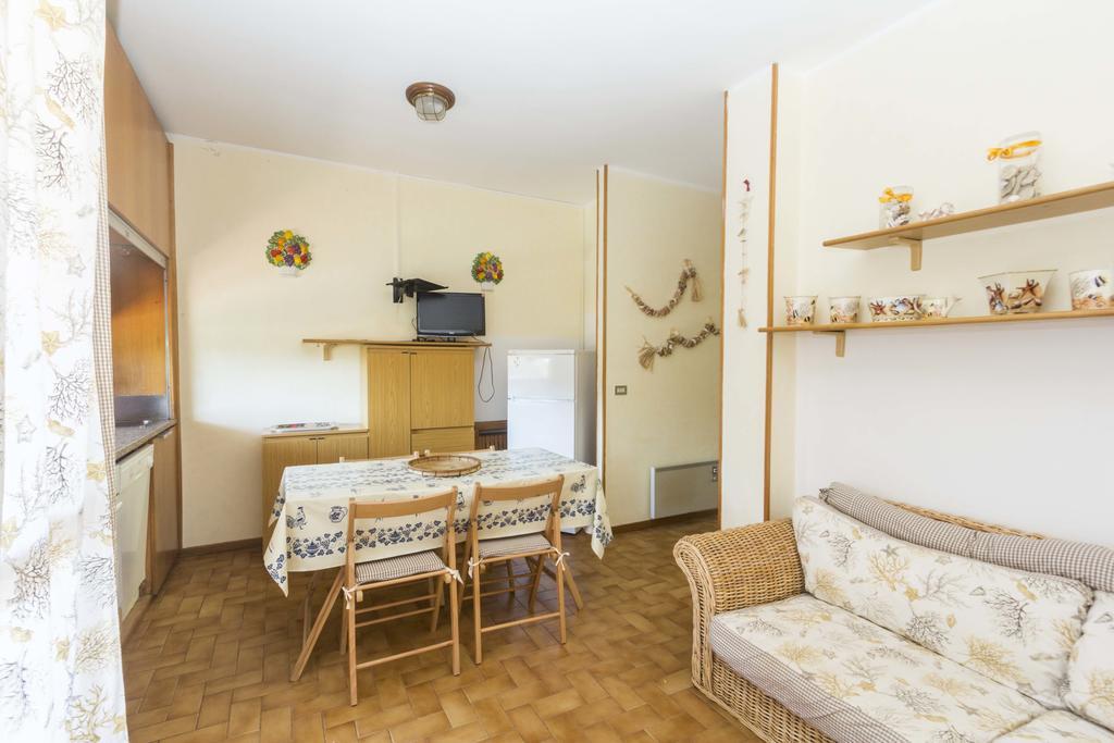 Capo D'Arco - Goelba Apartment Рио Марина Екстериор снимка